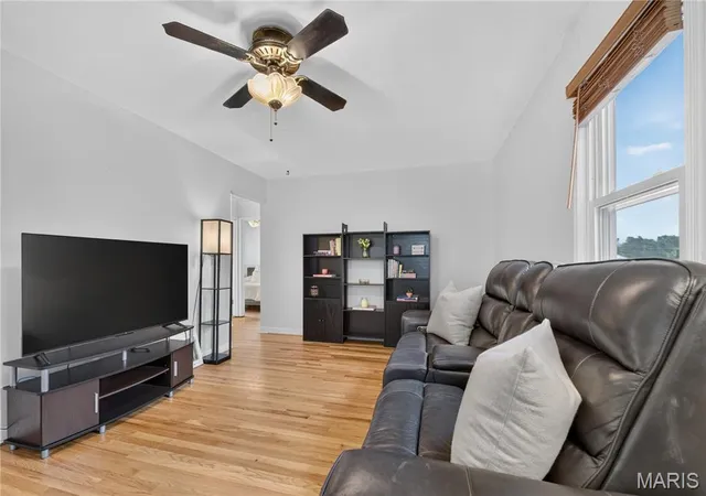 Photo 2 of Sale Pending at 1334 San Jacinto Ct, Saint Louis, MO 63139 | MLS# MIS26058723 | Listing updated on 2026-09-14