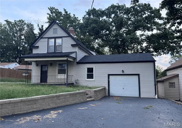 Photo 2 of Single family home for sale at 7149 Brompton Sq, Saint Louis, MO 63143 | MLS# MIS26058729 | Listing updated on 2026-10-07