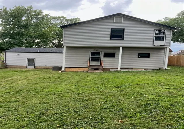 Photo 3 of Single family home for sale at 7149 Brompton Sq, Saint Louis, MO 63143 | MLS# MIS26058729 | Listing updated on 2026-10-07