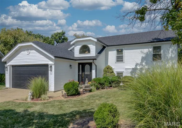 Single family home for sale at 307 Twistedoak Ct, Ballwin, MO 63021 | MLS# MIS26058741