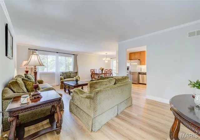 Photo 4 of Single family home for sale at 307 Twistedoak Ct, Ballwin, MO 63021 | MLS# MIS26058741 | Listing updated on 2026-09-12