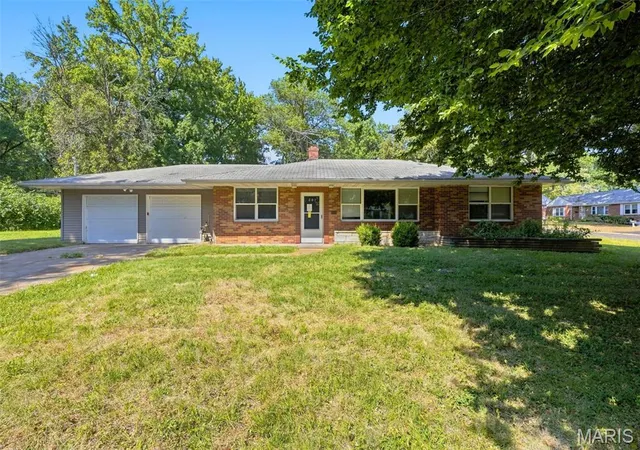 Photo 1 of Single family home for sale at 201 Wooster Dr, Saint Louis, MO 63135 | MLS# MIS26058748 | Listing updated on 2026-09-12
