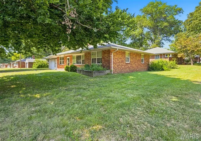 Photo 2 of Single family home for sale at 201 Wooster Dr, Saint Louis, MO 63135 | MLS# MIS26058748 | Listing updated on 2026-09-12