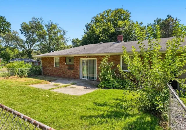 Photo 22 of Single family home for sale at 201 Wooster Dr, Saint Louis, MO 63135 | MLS# MIS26058748 | Listing updated on 2026-09-12