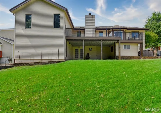 Photo 2 of Sale Pending at 12 Meadow Crst Ct, Saint Charles, MO 63303 | MLS# MIS26058751 | Listing updated on 2026-10-05