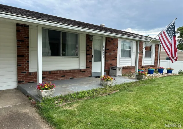 Photo 2 of Single family home for sale at 12050 Providence Ln, Maryland Heights, MO 63043 | MLS# MIS26058762 | Listing updated on 2026-09-12