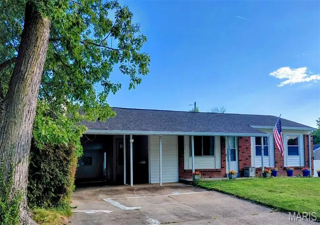 Photo 3 of Single family home for sale at 12050 Providence Ln, Maryland Heights, MO 63043 | MLS# MIS26058762 | Listing updated on 2026-10-16