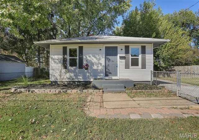 Photo 1 of Single family home for sale at 701 Victory Dr, Collinsville, IL 62234 | MLS# MIS26058771 | Listing updated on 2026-10-08
