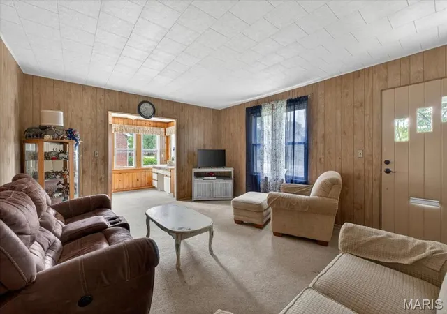 Photo 3 of Single family home for sale at 2304 Caseyville Ave, Swansea, IL 62226 | MLS# MIS26058777 | Listing updated on 2026-10-22