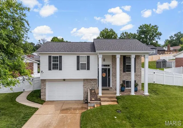 Photo 1 of Single family home for sale at 2845 Windford Dr, Saint Louis, MO 63129 | MLS# MIS26058793 | Listing updated on 2026-09-25