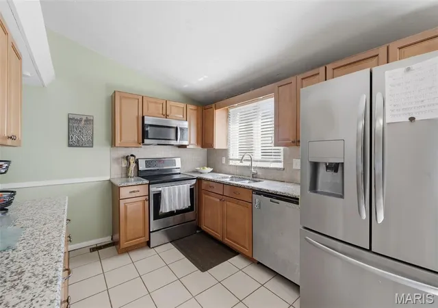 Photo 3 of Sale Pending at 4542 Jenkins Ln, Saint Louis, MO 63128 | MLS# MIS26058794 | Listing updated on 2026-10-18