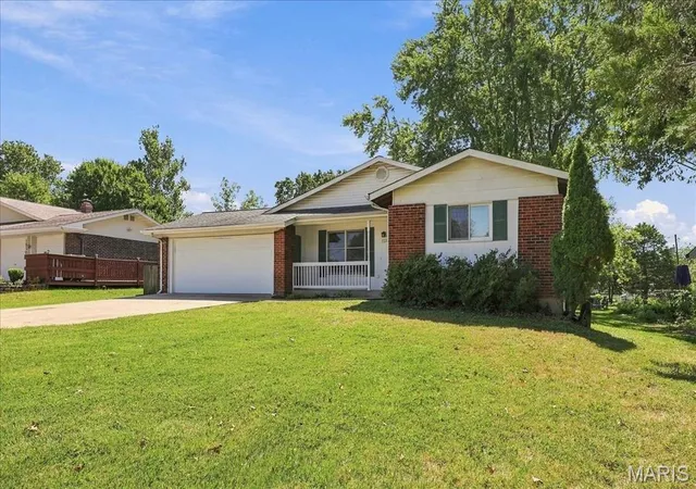 Photo 1 of Single family home for sale at 1520 Polaris Dr, Ellisville, MO 63011 | MLS# MIS26058795 | Listing updated on 2026-09-18