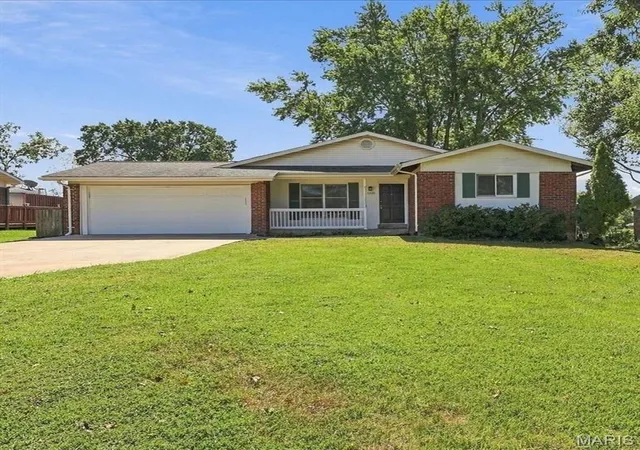 Photo 2 of Single family home for sale at 1520 Polaris Dr, Ellisville, MO 63011 | MLS# MIS26058795 | Listing updated on 2026-09-18