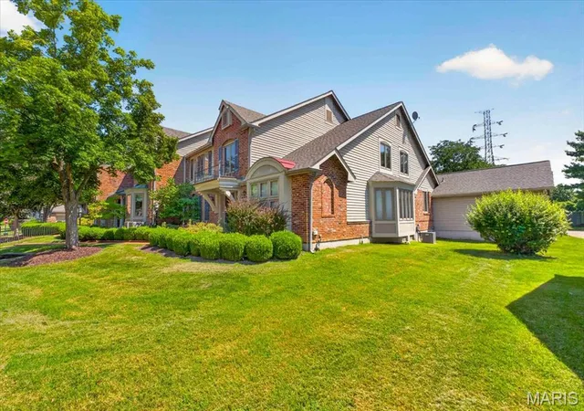 Photo 2 of Townhouse for sale at 14418 W Open Meadow Ct, Chesterfield, MO 63017 | MLS# MIS26058805 | Listing updated on 2026-09-19