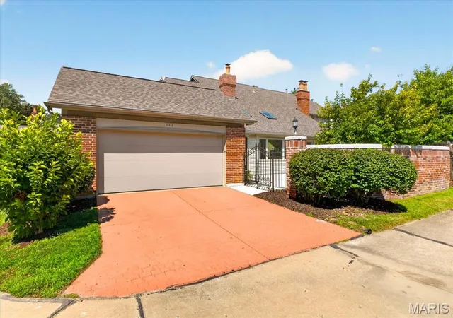 Photo 3 of Townhouse for sale at 14418 W Open Meadow Ct, Chesterfield, MO 63017 | MLS# MIS26058805 | Listing updated on 2026-09-19