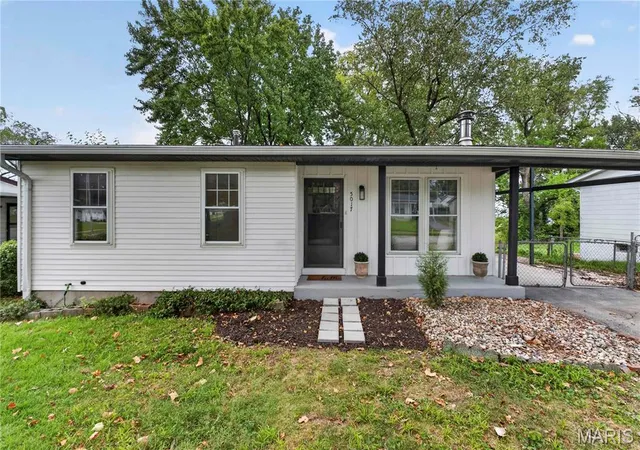 Photo 1 of Sale Pending at 5017 Tulip Tree Ln, Hazelwood, MO 63042 | MLS# MIS26058825 | Listing updated on 2026-09-28