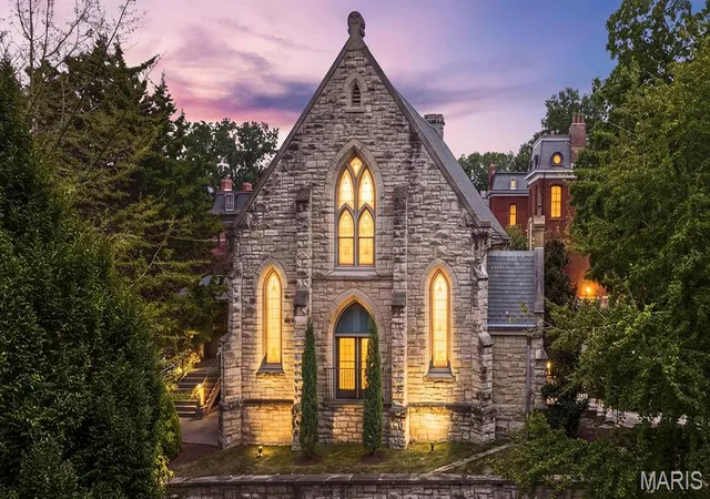 Photo 2 of Single family home for sale at 2123 Park Ave, Saint Louis, MO 63104 | MLS# MIS26058843 | Listing updated on 2026-10-07