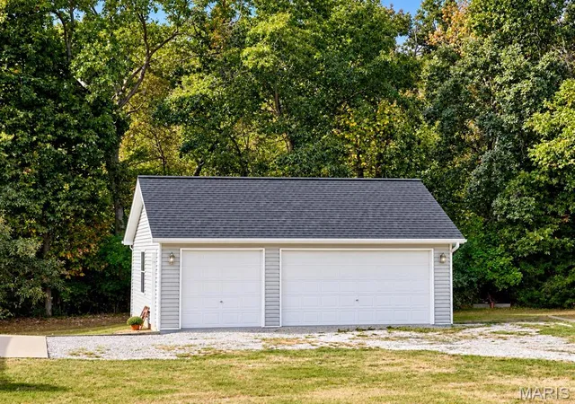 Photo 3 of Single family home for sale at 114 Beth Ann Dr, Winfield, MO 63389 | MLS# MIS26058844 | Listing updated on 2026-10-05