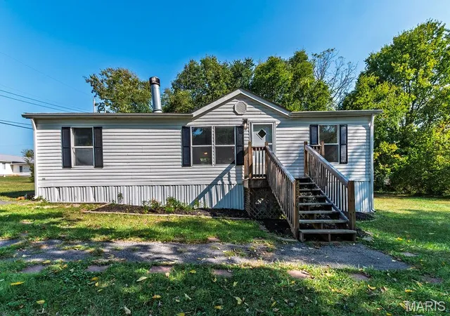 Photo 1 of Sale Pending at 2520 Warren St, Bonne Terre, MO 63628 | MLS# MIS26058850 | Listing updated on 2026-09-21
