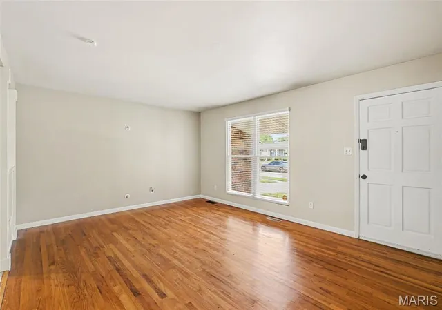 Photo 2 of Single family home for sale at 2511 Rhapsody Ln, Florissant, MO 63031 | MLS# MIS26058857 | Listing updated on 2026-10-07