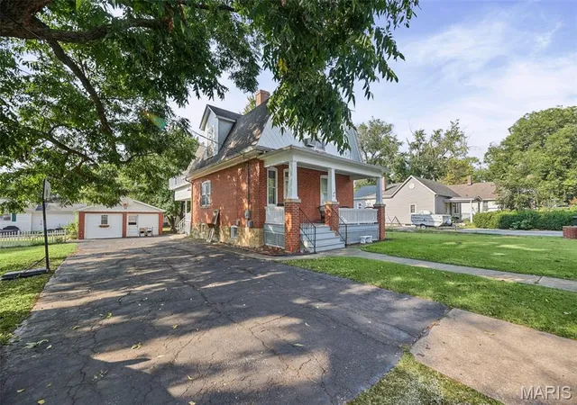 Photo 2 of Single family home for sale at 502 E South 2nd St, Red Bud, IL 62278 | MLS# MIS26058867 | Listing updated on 2026-09-27