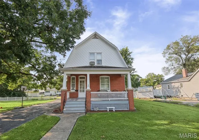 Photo 3 of Single family home for sale at 502 E South 2nd St, Red Bud, IL 62278 | MLS# MIS26058867 | Listing updated on 2026-09-27