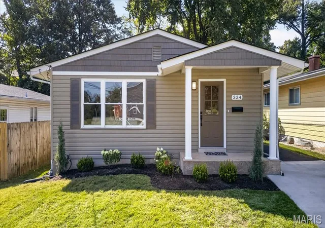 Single family home for sale at 324 E Clinton Pl, Saint Louis, MO 63122 | MLS# MIS26058868