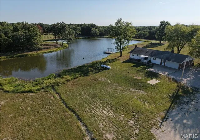 Photo 1 of Single family home for sale at 186 South Hwy 19, New Florence, MO 63363 | MLS# MIS26058870 | Listing updated on 2026-09-25