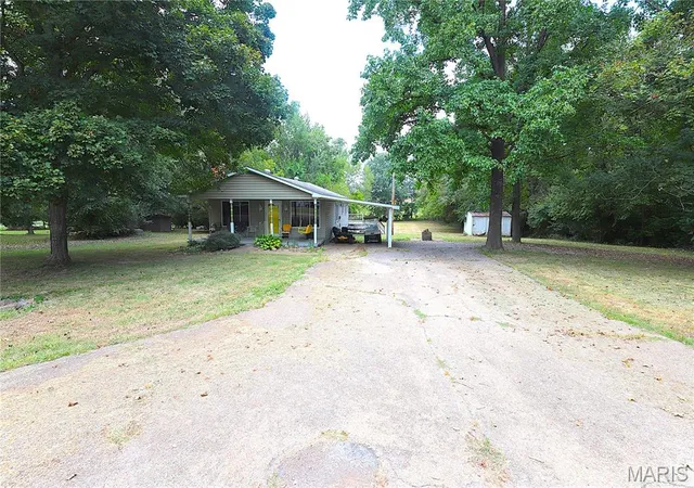 Photo 3 of Single family home for sale at 318 Loughborough St, Fredericktown, MO 63645 | MLS# MIS26058873 | Listing updated on 2026-09-25