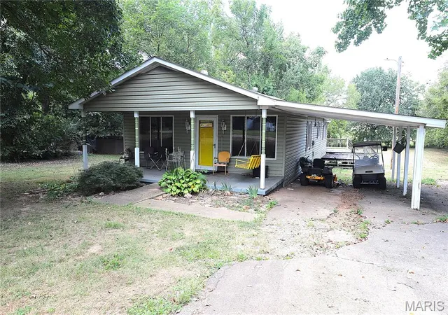 Photo 3 of Single family home for sale at 318 Loughborough St, Fredericktown, MO 63645 | MLS# MIS26058873 | Listing updated on 2026-09-25