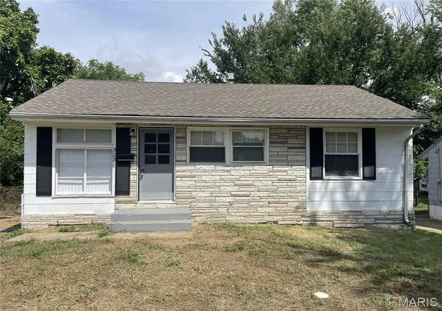 Single family home for sale at 323 Crawford Rd, Saint Louis, MO 63137 | MLS# MIS26058877