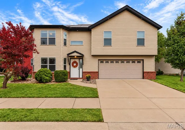 Photo 1 of Single family home for sale at 427 Sammy Ln, Caseyville, IL 62232 | MLS# MIS26058880 | Listing updated on 2026-10-09
