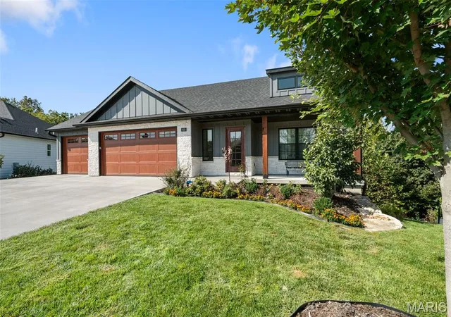 Photo 3 of Single family home for sale at 920 Engle Dr, Columbia, MO 65203 | MLS# MIS26058884 | Listing updated on 2026-10-09