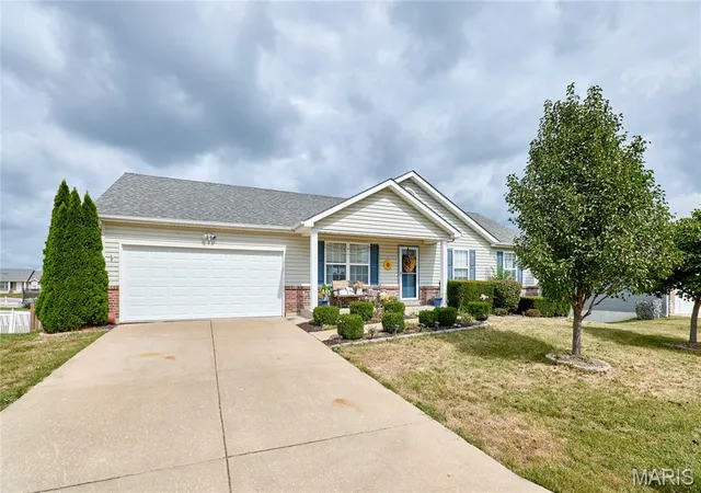 Photo 1 of Single family home for sale at 511 Glen Eagle Dr, Troy, MO 63379 | MLS# MIS26058890 | Listing updated on 2026-10-05