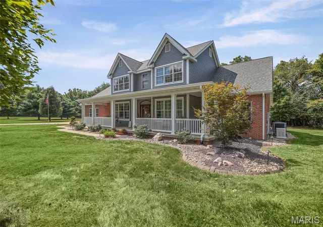 Photo 2 of Sale Pending at 11224 Shade Tree Ln, Highland, IL 62249 | MLS# MIS26058896 | Listing updated on 2026-10-07