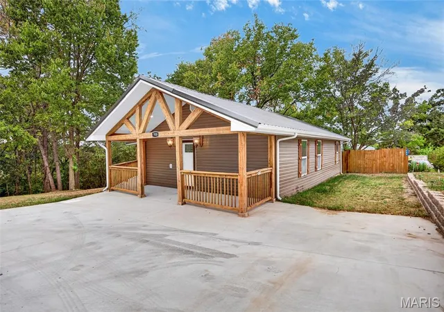 Photo 1 of Single family home for sale at 908 Ozark St, Waynesville, MO 65583 | MLS# MIS26058899 | Listing updated on 2026-09-25