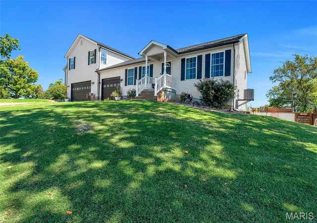 Photo 2 of Single family home for sale at 496 Honeysuckle Ln, Union, MO 63084 | MLS# MIS26058916 | Listing updated on 2026-09-19