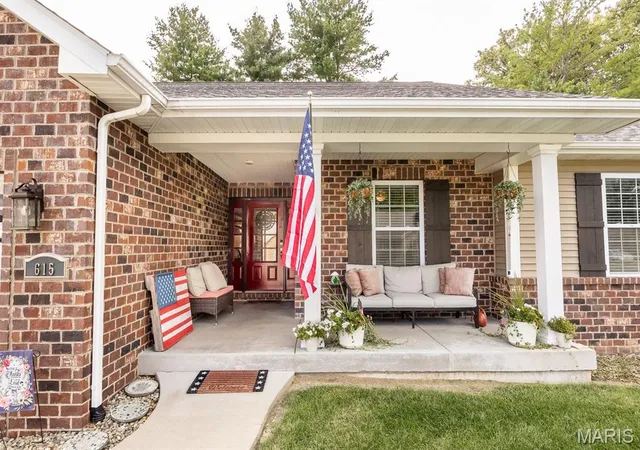 Photo 2 of Single family home for sale at 615 Wheatfield Rd, O Fallon, IL 62269 | MLS# MIS26058919 | Listing updated on 2026-10-05
