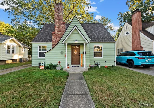 Single family home for sale at 1465 Rose St, Cape Girardeau, MO 63701 | MLS# MIS26058935