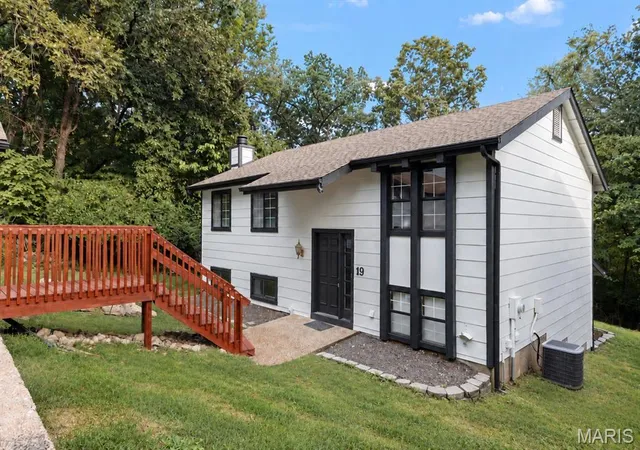 Photo 2 of Sale Pending at 19 Muir St, Eureka, MO 63025 | MLS# MIS26058940 | Listing updated on 2026-10-05
