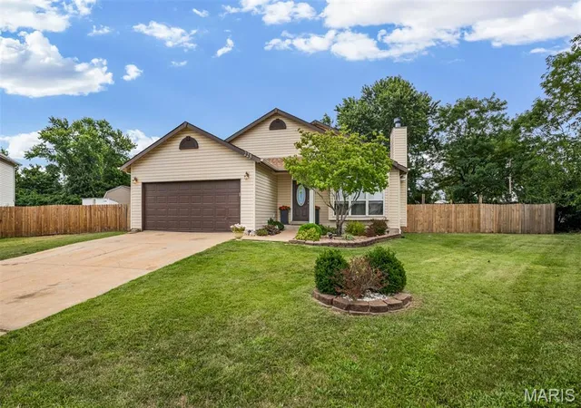 Photo 2 of Single family home for sale at 223 Destiny Ct, Wentzville, MO 63385 | MLS# MIS26058941 | Listing updated on 2026-09-25