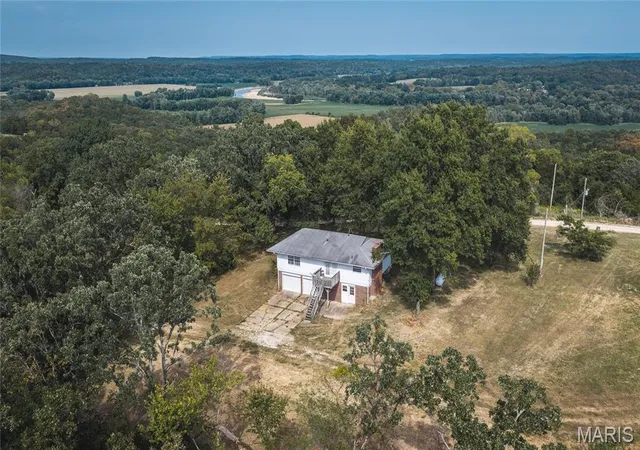 Photo 4 of House for sale at 314 County Rd 212, Linn, MO 65051 | MLS# MIS26058947 | Listing updated on 2026-09-12