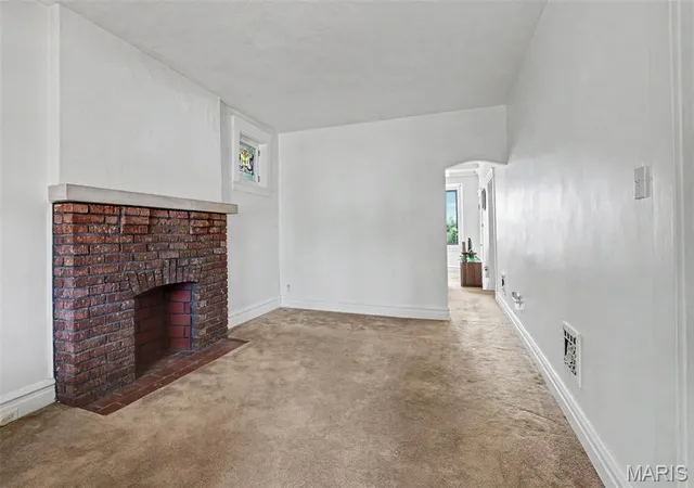 Photo 3 of Sale Pending at 5614 Nottingham Ave, Saint Louis, MO 63109 | MLS# MIS26058948 | Listing updated on 2026-09-26