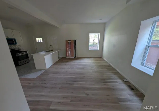 Photo 3 of Single family home for sale at 3805 Hartford St, Saint Louis, MO 63116 | MLS# MIS26058951 | Listing updated on 2026-10-14