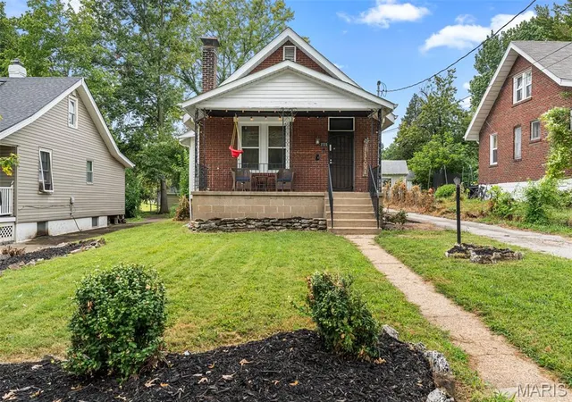 Photo 1 of Single family home for sale at 2721 W Tennyson Ave, Saint Louis, MO 63114 | MLS# MIS26058956 | Listing updated on 2026-09-14