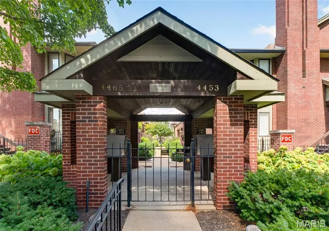 Condo for sale at 4465 W Pine Blvd #15, Saint Louis, MO 63108 | MLS# MIS26058959