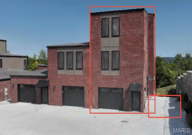 Photo 2 of Townhouse for sale at 1019 River Blf Dr, Washington, MO 63090 | MLS# MIS26058961 | Listing updated on 2026-09-30