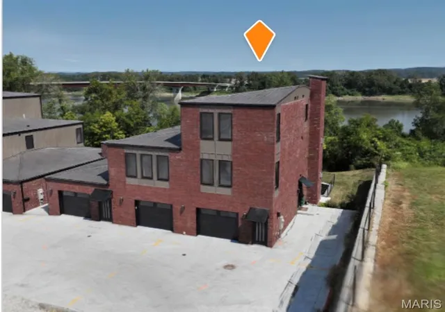 Photo 3 of Townhouse for sale at 1019 River Blf Dr, Washington, MO 63090 | MLS# MIS26058961 | Listing updated on 2026-09-30