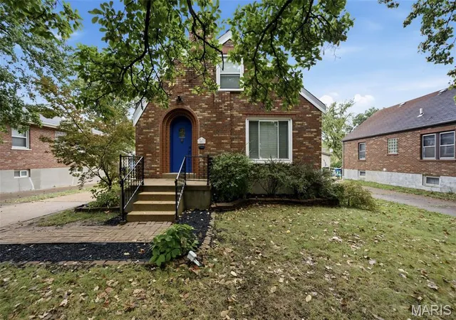 Single family home for sale at 10017 N Marlene Dr, Saint Louis, MO 63123 | MLS# MIS26058962