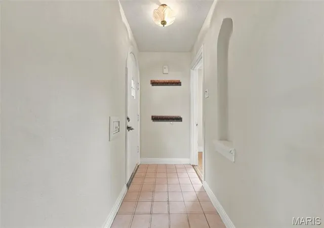 Photo 3 of Sale Pending at 10017 N Marlene Dr, Saint Louis, MO 63123 | MLS# MIS26058962 | Listing updated on 2026-10-05